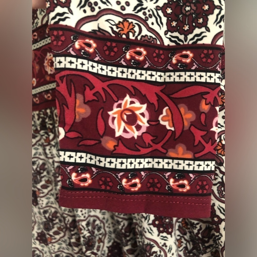 Max Studio Three Quarter Sleeve Printed Midi Dress Burgundy and White size XS - Picture 6 of 10